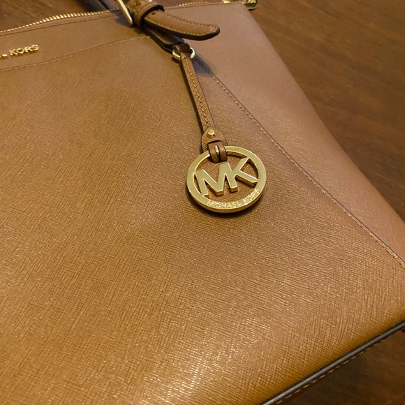 Authentic Michael Kors Large tote - Picture 9 of 11